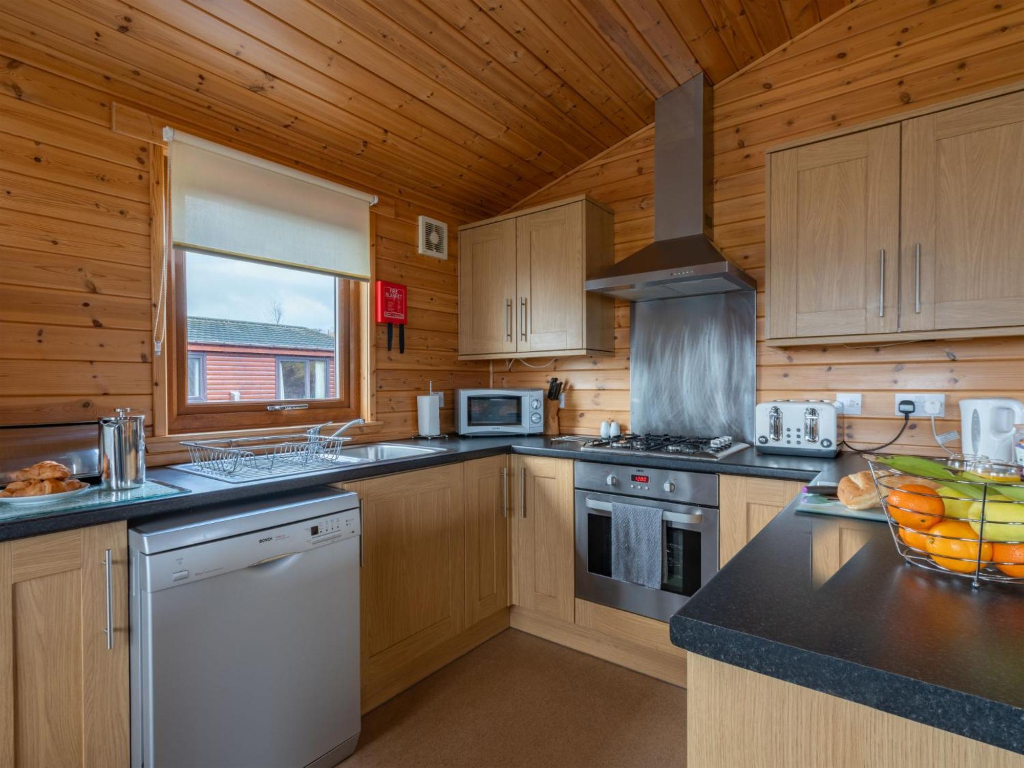Chalet Loch Leven Lodge 10 By Interhome Kinross Extérieur photo
