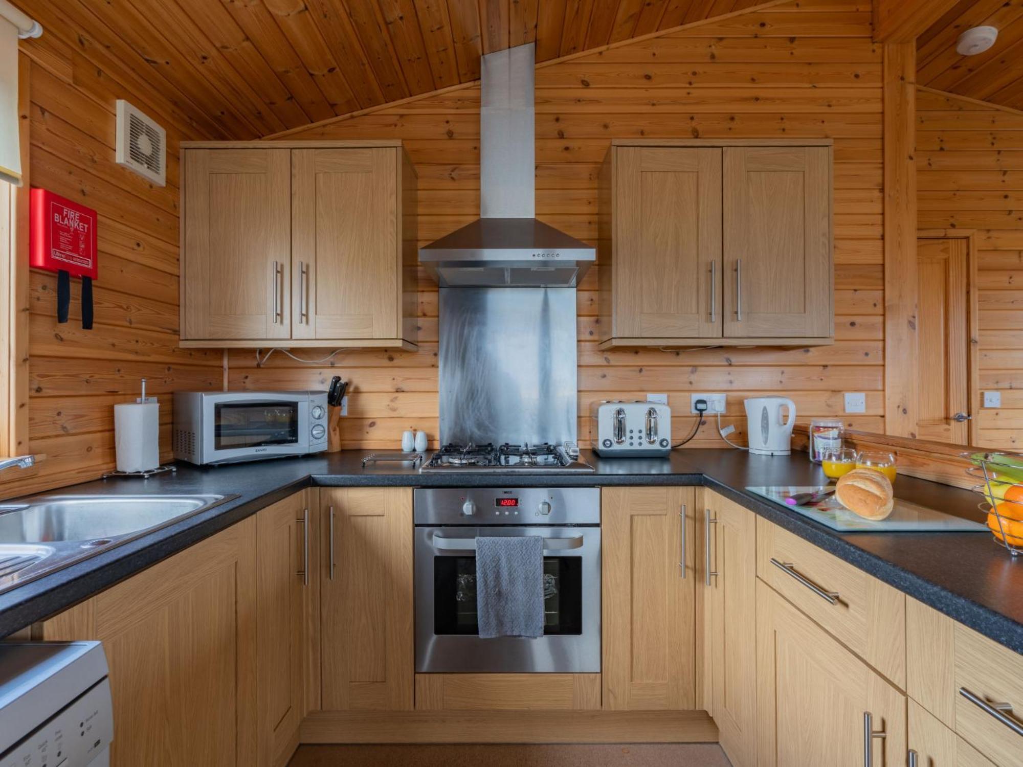 Chalet Loch Leven Lodge 10 By Interhome Kinross Extérieur photo